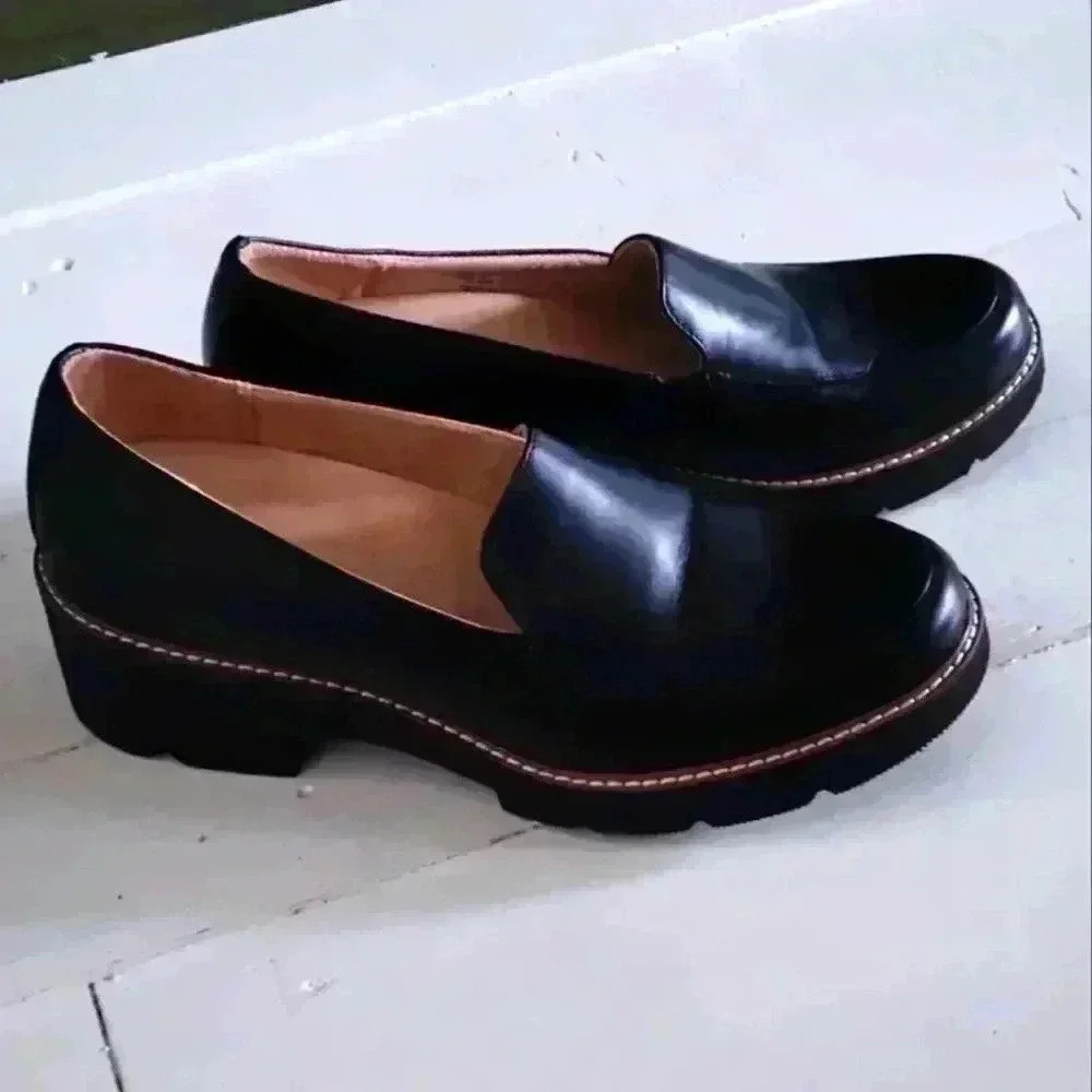 NWOT Naturalizer Black Cabaret Loafer | women's Size 10M